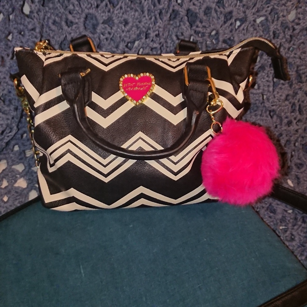 CCO Betsy Johnson cross body bag